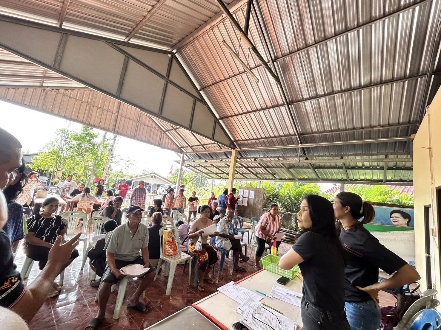 💦บรรยากาศลงพื้นที่รับลงทะเบียนขอรับการช่วยเหลือผู้ประสบอุทกภัยปี 2568   ณ ศาลาประจำหมู่บ้านทั้ง 14 หมู่บ้าน  ของพื้นที่องค์การบริหารส่วนตำบลเขาชัยสน